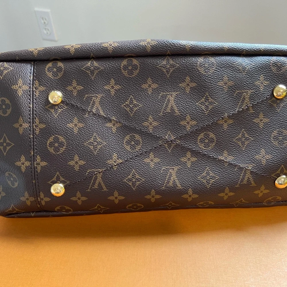 Louis Vuitton Tan Monogram Shoulder Bag - Picture 7 of 7